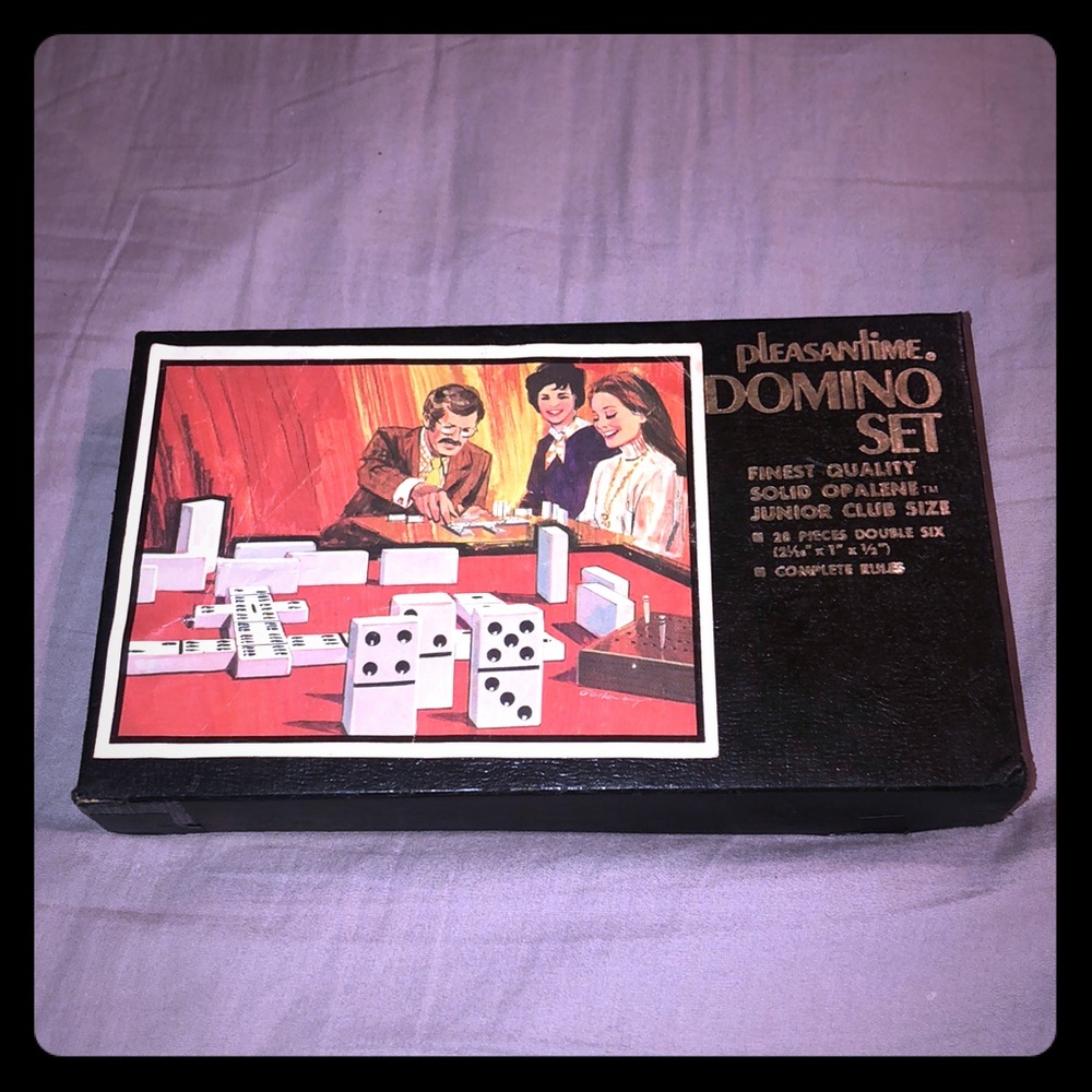 💲SOLD💲PRICE DROPPED VTG Domino Set 60’s Pacific Game Co.